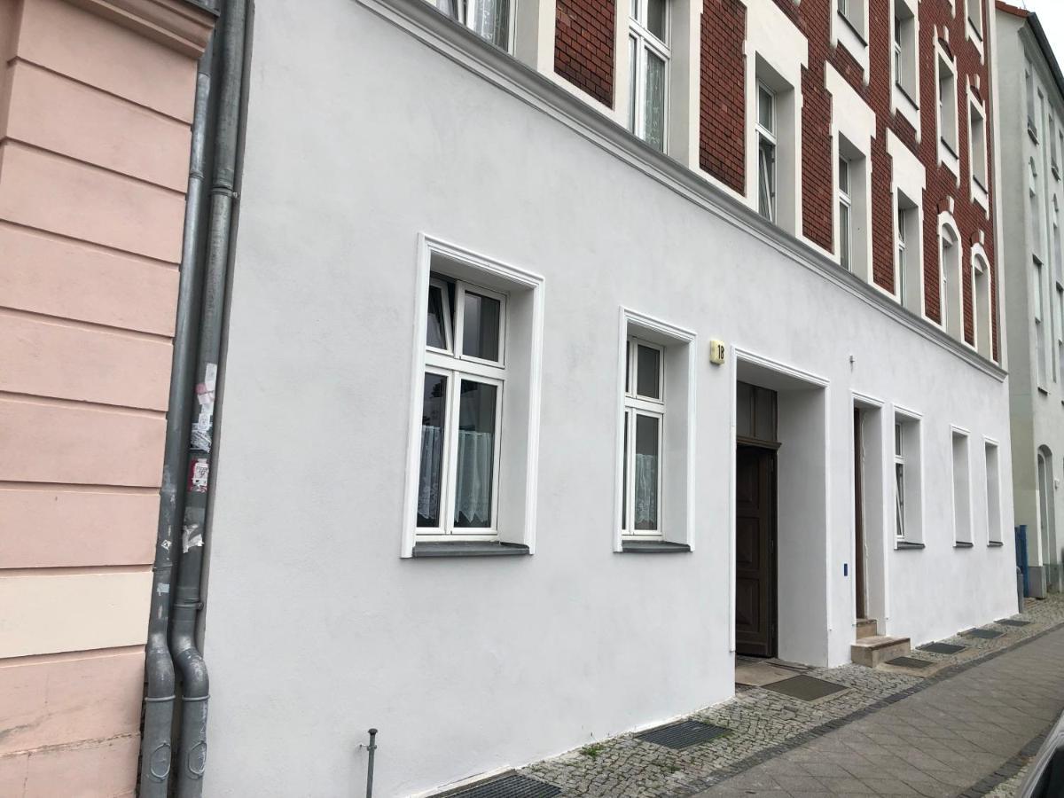 Modernes Apartment Lieblingsfleck I 2 Schlafzimmer I 4 Betten I Zentrumsnah Eberswalde エクステリア 写真